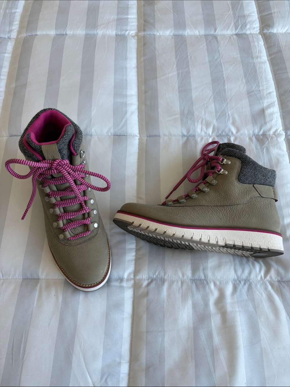 Womenโs Cole Haan Zero GrandExplore Getaway Hiker, size 8B, pink & taupe